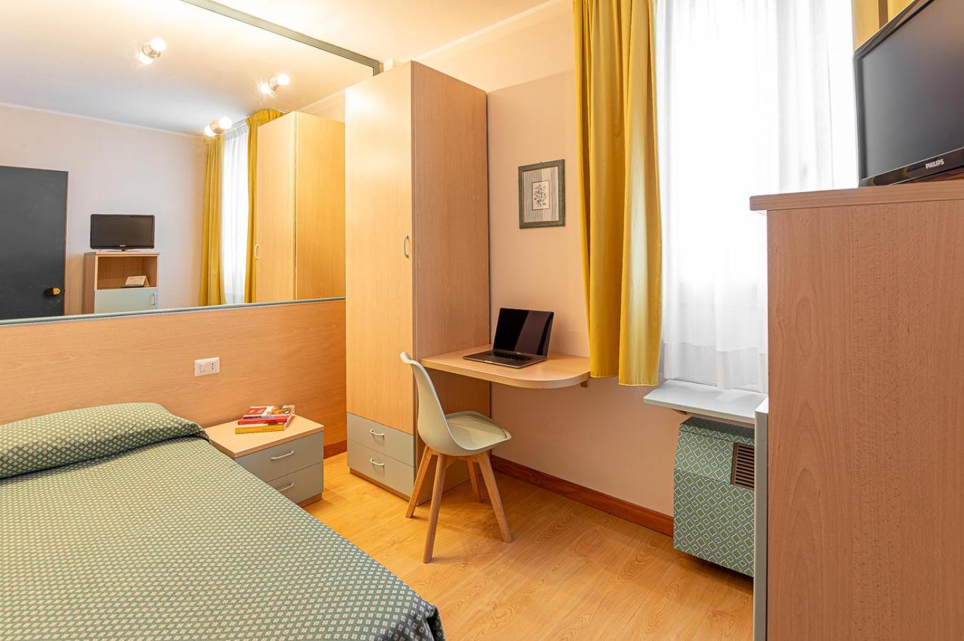 Hotel Zio Imola Bagian luar foto