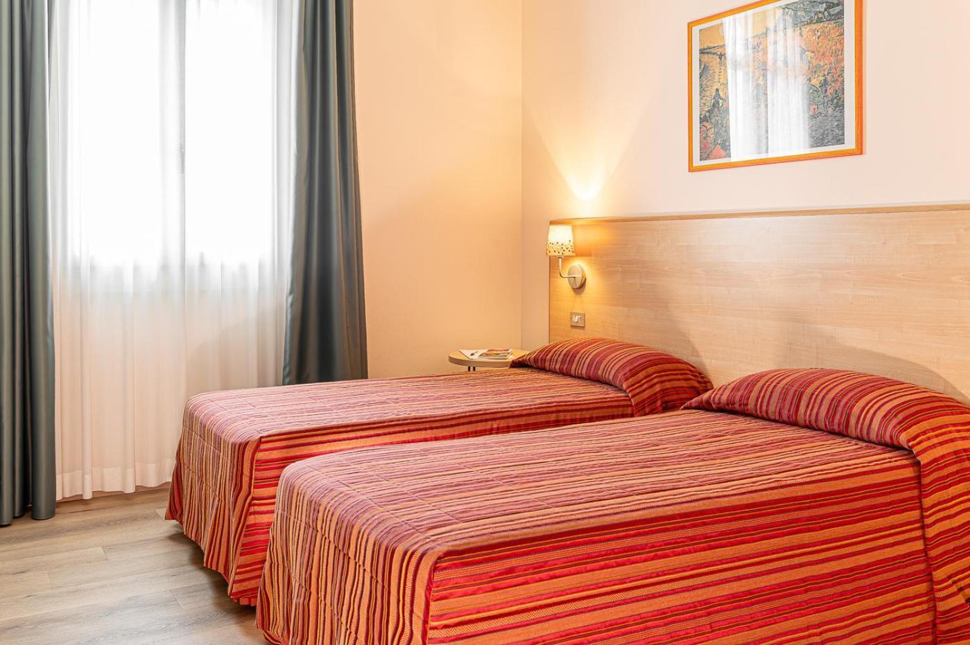 Hotel Zio Imola Bagian luar foto